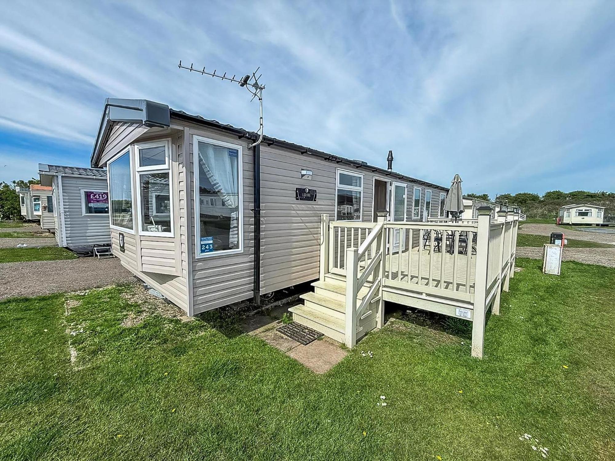 6 Berth Caravan With Decking At Sunnydale Holiday Park Ref 35243Kg Louth  Kültér fotó